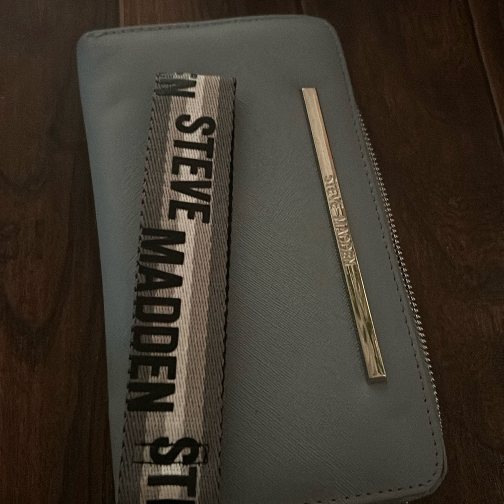 Teal Steve Madden wristlet